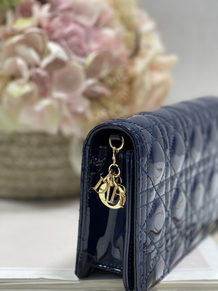 Handbag  Dior 77035 size  21.5 x 11.5 x 3 cm