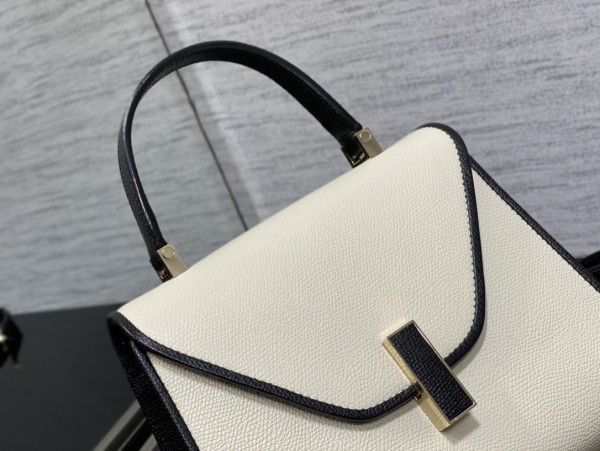 Handbag VALEXTRA size 𝟐𝟐*𝟏𝟔'𝟓*𝟏𝟐 𝐂𝐦