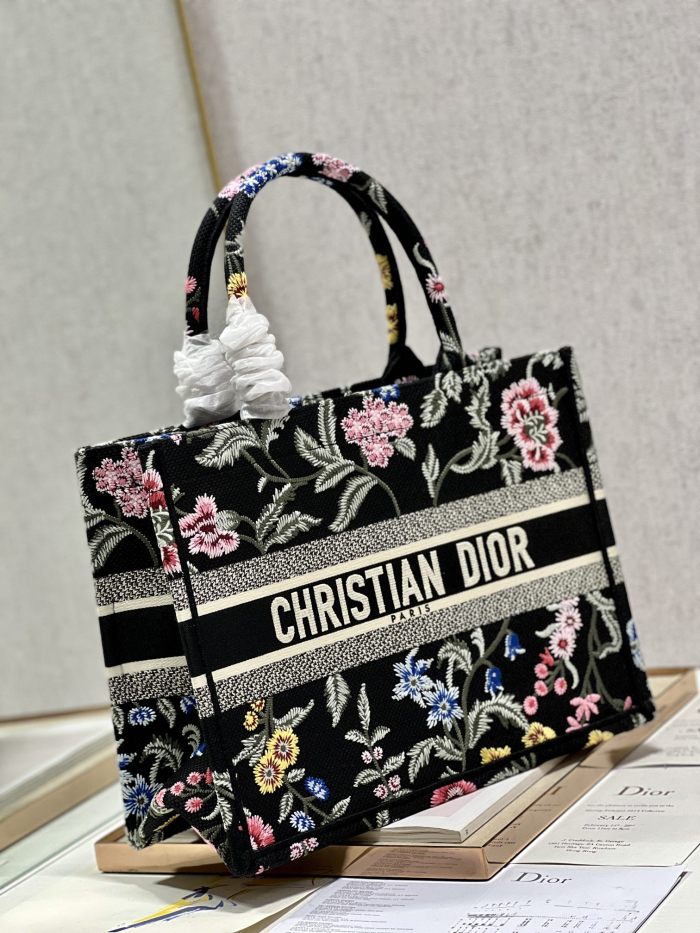 Handbag  Dior 1286 size 36×28 cm