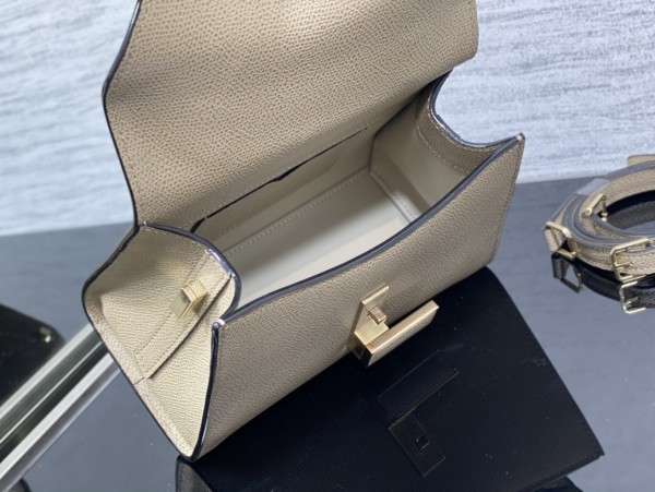 Handbag VALEXTRA size 𝟏𝟗'𝟓*𝟏𝟒*𝟗'𝟓 𝐂𝐦