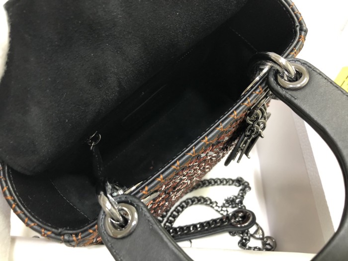 Handbag  Dior M0505 size 17 x 15 x 7  cm