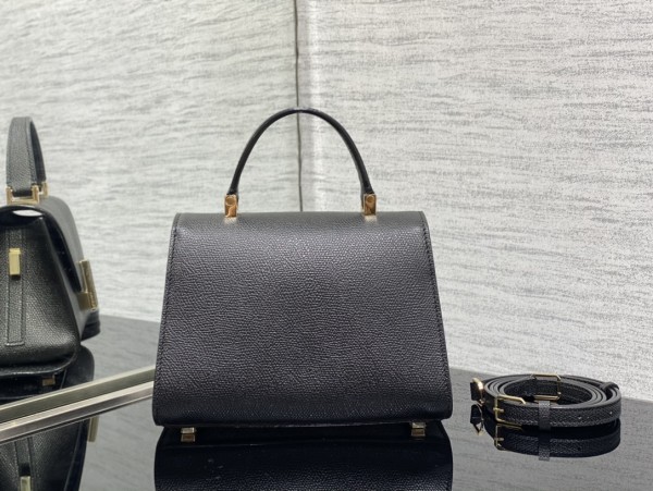 Handbag VALEXTRA size 𝟏𝟗'𝟓*𝟏𝟒*𝟗'𝟓 𝐂𝐦