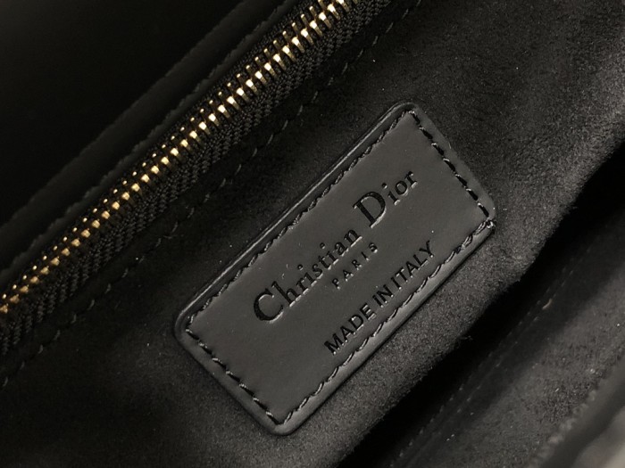 Handbag  Dior M0538 size 20*16.5*8  cm