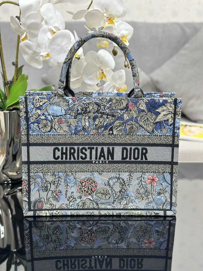  Handbag  Dior M1286 size  36 x 27.5 x 16.5 cm