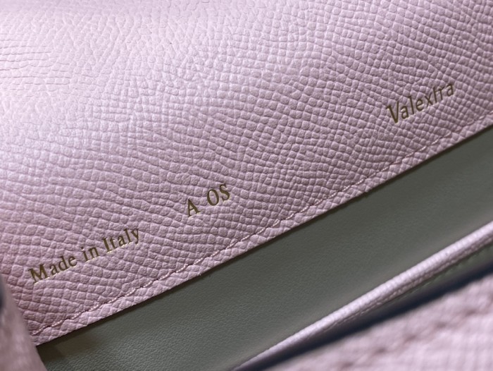 Handbag VALEXTRA size 𝟐𝟐*𝟏𝟔'𝟓*𝟏𝟐 𝐂𝐦