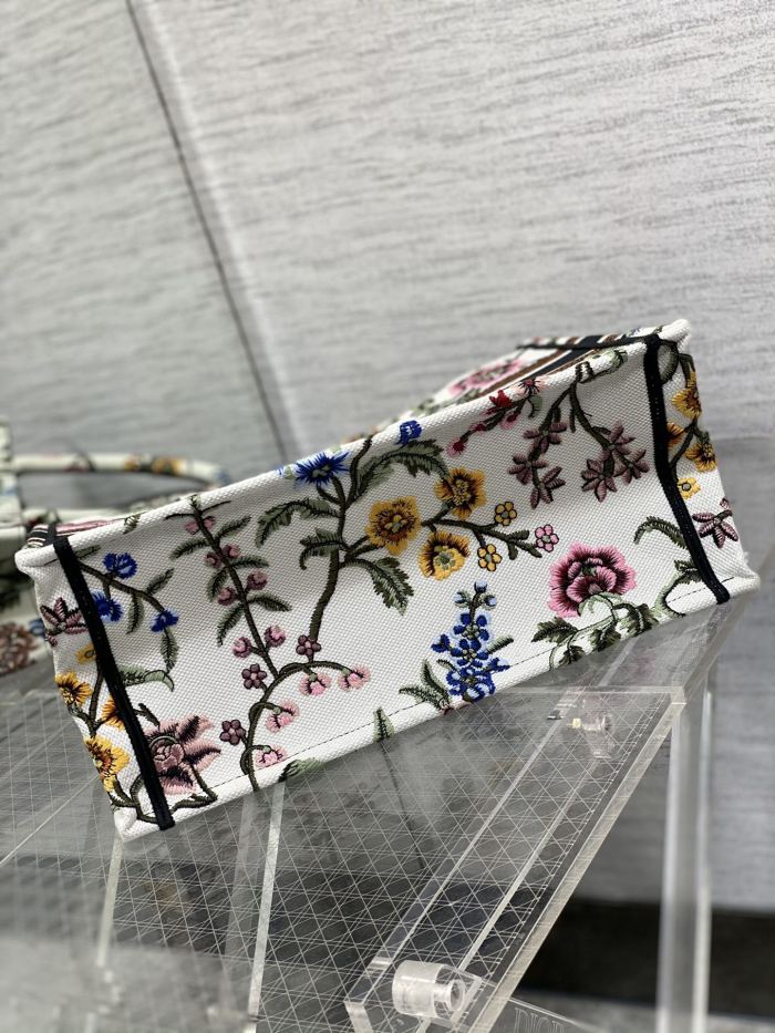 Handbag  Dior size 36*18*28 cm