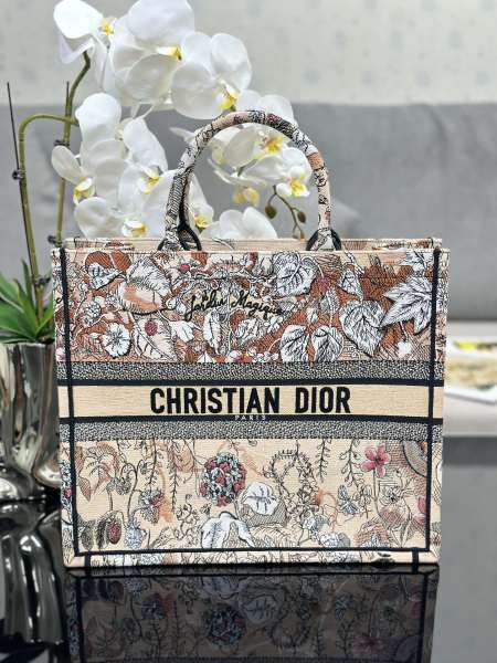  Handbag  Dior M1286 size 42 x 35 x 18.5 cm