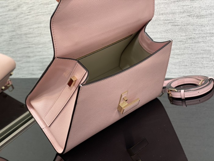 Handbag VALEXTRA size 𝟐𝟔*𝟐𝟎*𝟏𝟐 𝐂𝐦