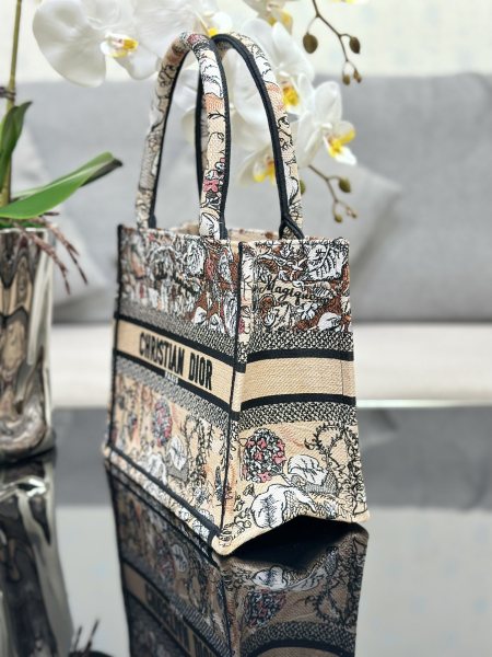  Handbag  Dior M1286 size 26.5 x 21 x 14  cm