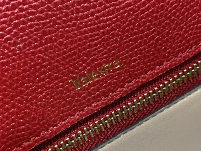  Handbag VALEXTRA  size 𝟐𝟔*𝟐𝟎*𝟏𝟐 𝐂𝐦