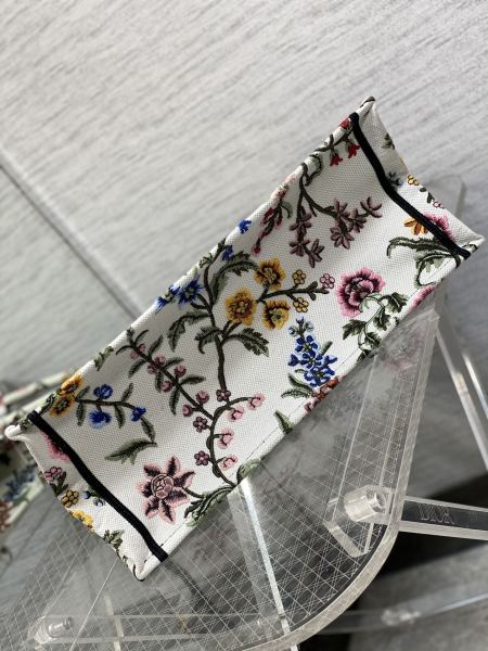 Handbag  Dior  size 42*18*35 cm