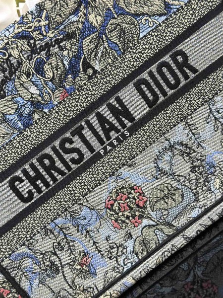  Handbag  Dior M1286 size  36 x 27.5 x 16.5 cm