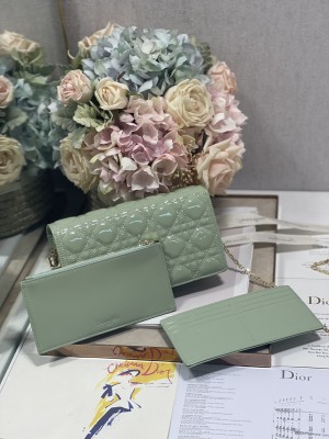 Handbag  Dior  77035  size 21.5 x 11.5 x 3 cm