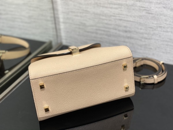 Handbag VALEXTRA size 𝟐𝟐*𝟏𝟔'𝟓*𝟏𝟐 𝐂𝐦
