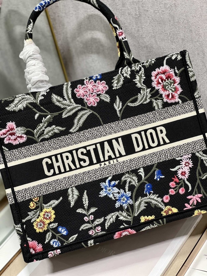 Handbag  Dior 1286 size 36×28 cm