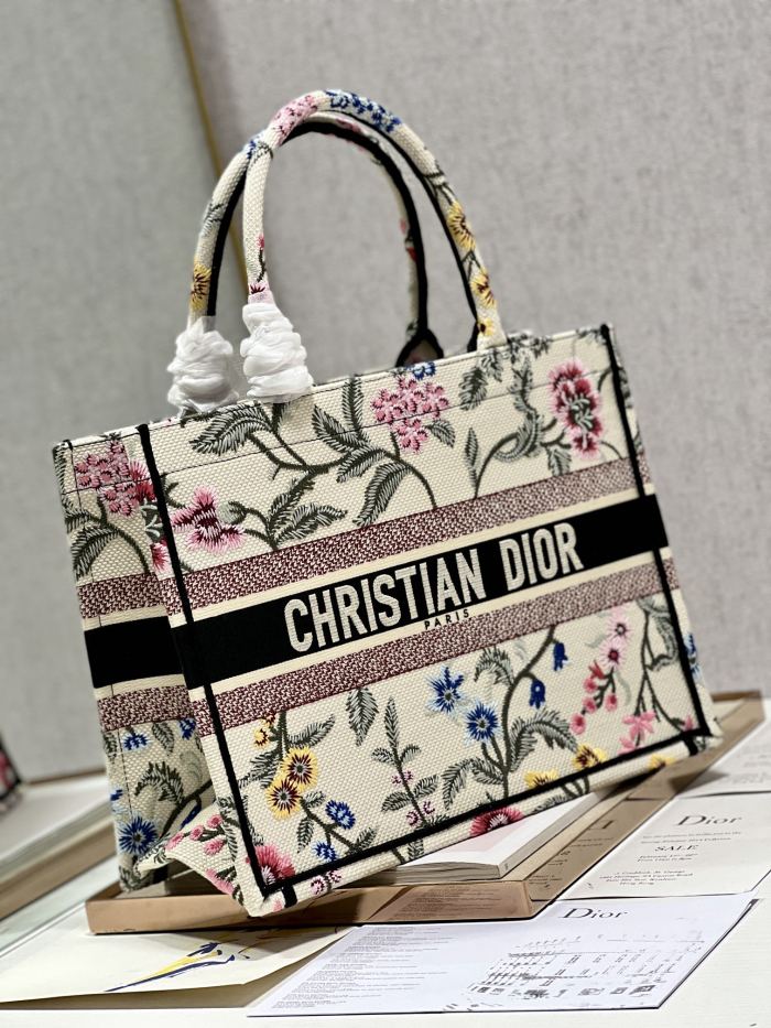 Handbag  Dior 1286 size 36×28 cm