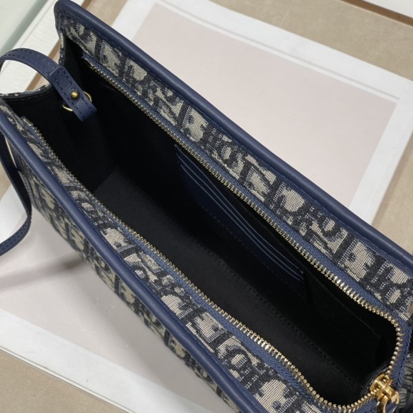 Handbag  Dior 2276  size 26×20×5.5 cm