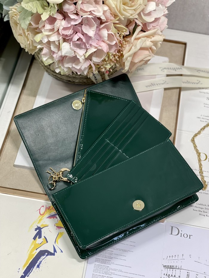 Handbag  Dior 77035 size 21.5 x 11.5 x 3  cm