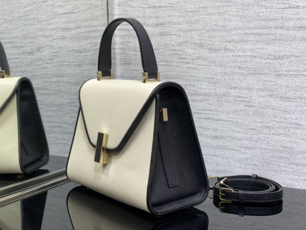 Handbag VALEXTRA size 𝟐𝟐*𝟏𝟔'𝟓*𝟏𝟐 𝐂𝐦