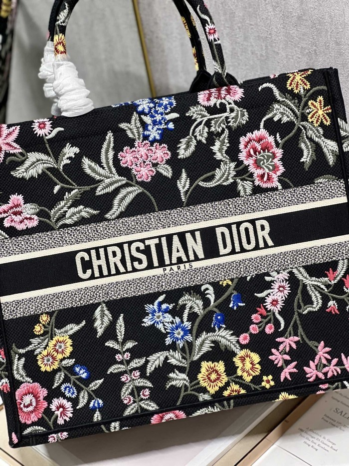 Handbag  Dior 1286 size 42×35×18.5 cm