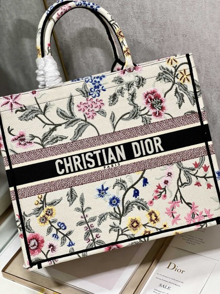 Handbag  Dior 1286 size 42×35×18.5 cm