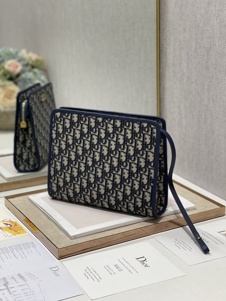 Handbag  Dior 2276  size 26×20×5.5 cm