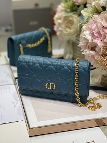 Handbag  Dior 5091 size 20 x 11.5 x 3.5 cm