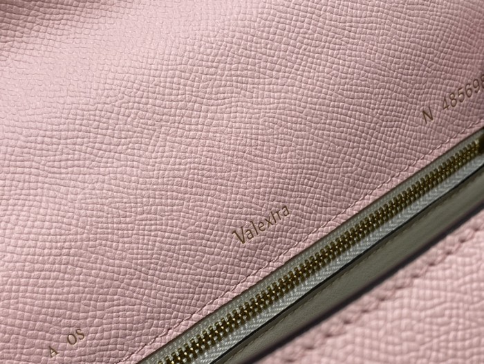 Handbag VALEXTRA size 𝟐𝟔*𝟐𝟎*𝟏𝟐 𝐂𝐦