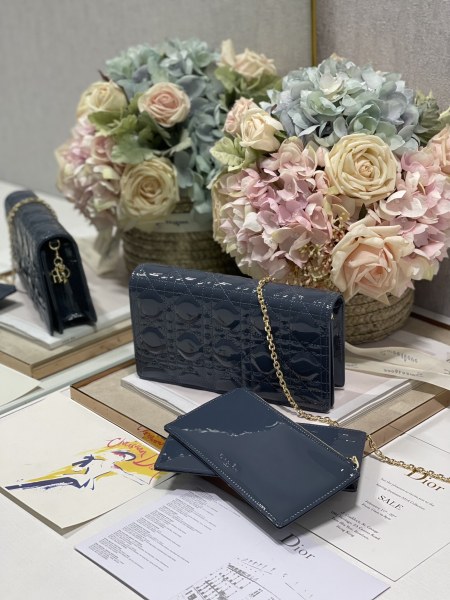 Handbag  Dior 77035 size 21.5 x 11.5 x 3 cm