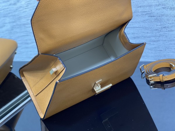 Handbag VALEXTRA size 𝟐𝟔*𝟐𝟎*𝟏𝟐 𝐂𝐦