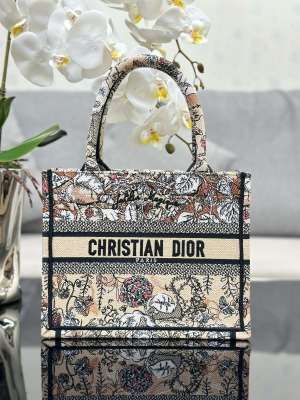  Handbag  Dior M1286 size 26.5 x 21 x 14  cm