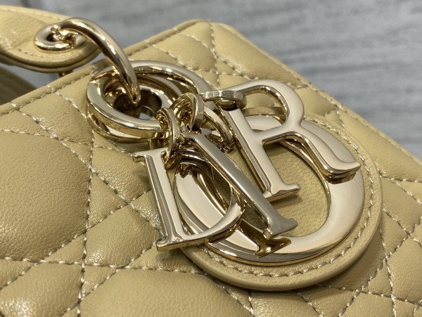  Handbag  Dior size 16*5.5*10 cm