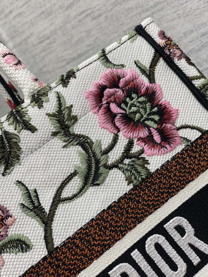 Handbag  Dior size 36*18*28 cm