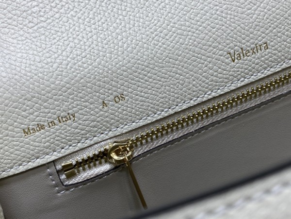 Handbag VALEXTRA  size 𝟐𝟔*𝟐𝟎*𝟏𝟐 𝐂𝐦 