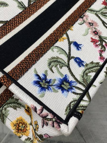 Handbag  Dior  size 26*8*22 cm