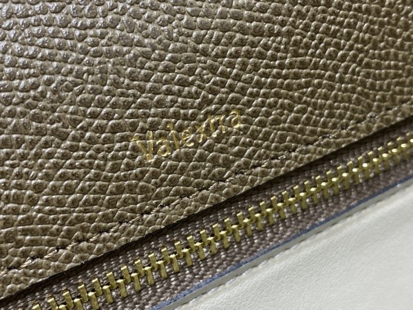 Handbag VALEXTRA size 𝟐𝟔*𝟐𝟎*𝟏𝟐 𝐂𝐦