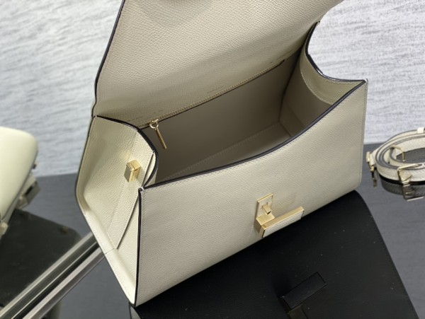 Handbag VALEXTRA  size 𝟐𝟔*𝟐𝟎*𝟏𝟐 𝐂𝐦 