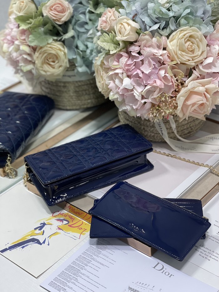 Handbag  Dior 77035 size  21.5 x 11.5 x 3 cm