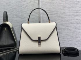 Handbag VALEXTRA size 𝟐𝟔*𝟐𝟎*𝟏𝟐 𝐂𝐦