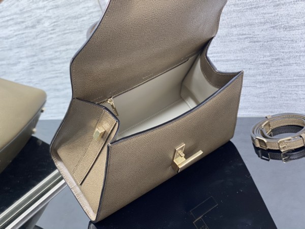 Handbag VALEXTRA size 𝟐𝟔*𝟐𝟎*𝟏𝟐 𝐂𝐦