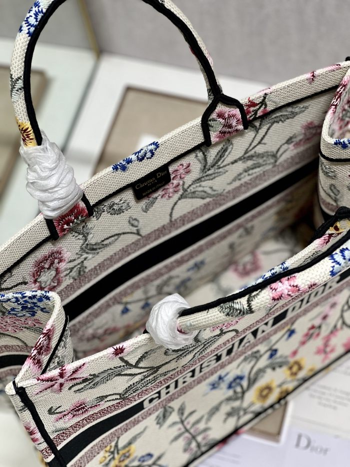 Handbag  Dior 1286 size 42×35×18.5 cm