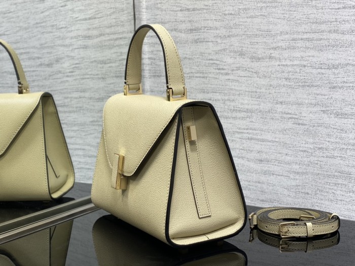 Handbag VALEXTRA size 𝟐𝟐*𝟏𝟔'𝟓*𝟏𝟐 𝐂𝐦