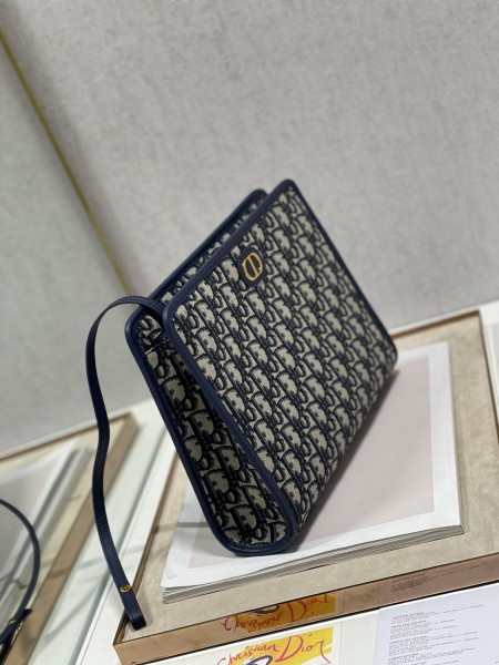 Handbag  Dior 2276  size 26×20×5.5 cm