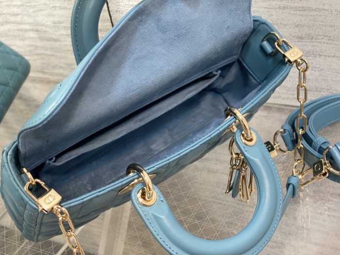 Handbag  Dior size  26*6*14 cm