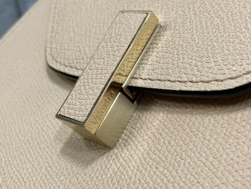 Handbag VALEXTRA size 𝟐𝟔*𝟐𝟎*𝟏𝟐 𝐂𝐦