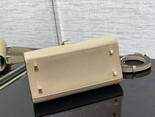  Handbag VALEXTRA size 𝟐𝟐*𝟏𝟔'𝟓*𝟏𝟐 𝐂𝐦