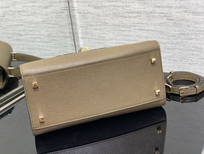 Handbag VALEXTRA size 𝟐𝟔*𝟐𝟎*𝟏𝟐 𝐂𝐦