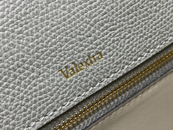  Handbag VALEXTRA size 𝟐𝟔*𝟐𝟎*𝟏𝟐 𝐂𝐦