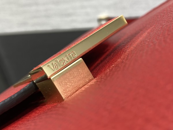  Handbag VALEXTRA  size 𝟐𝟔*𝟐𝟎*𝟏𝟐 𝐂𝐦