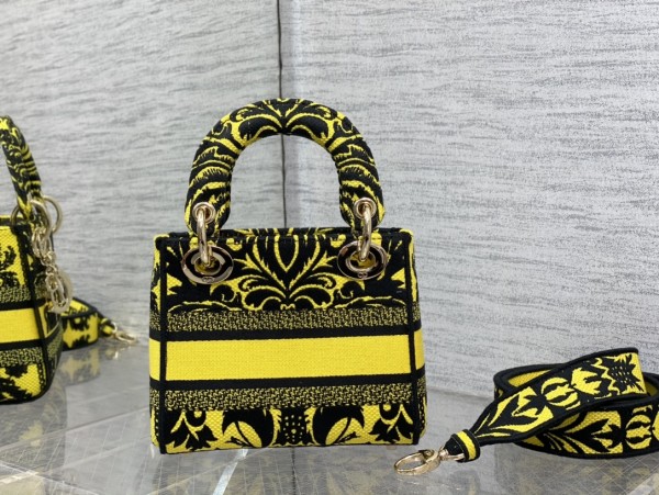  Handbag  Dior  size 17*7*15 cm